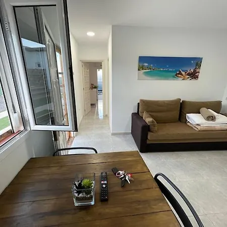 Apartamento Con Terraza, Caiman Aeropuerto Apartment